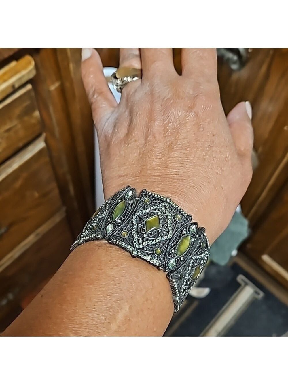 Premier Designs Victorian-style Filigree with Peridot Stretch Bracelet